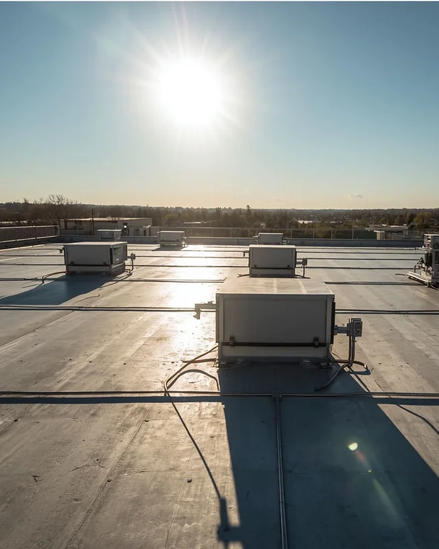 How Florida Heat Impacts Commercial Roofs (And What Property Owners Should Do Now)